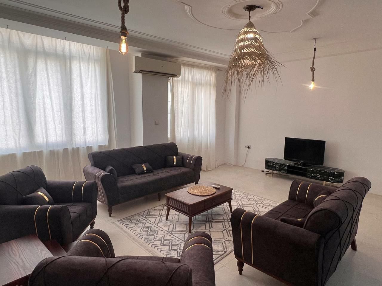 آپارتمان دوخوابه پلاراز