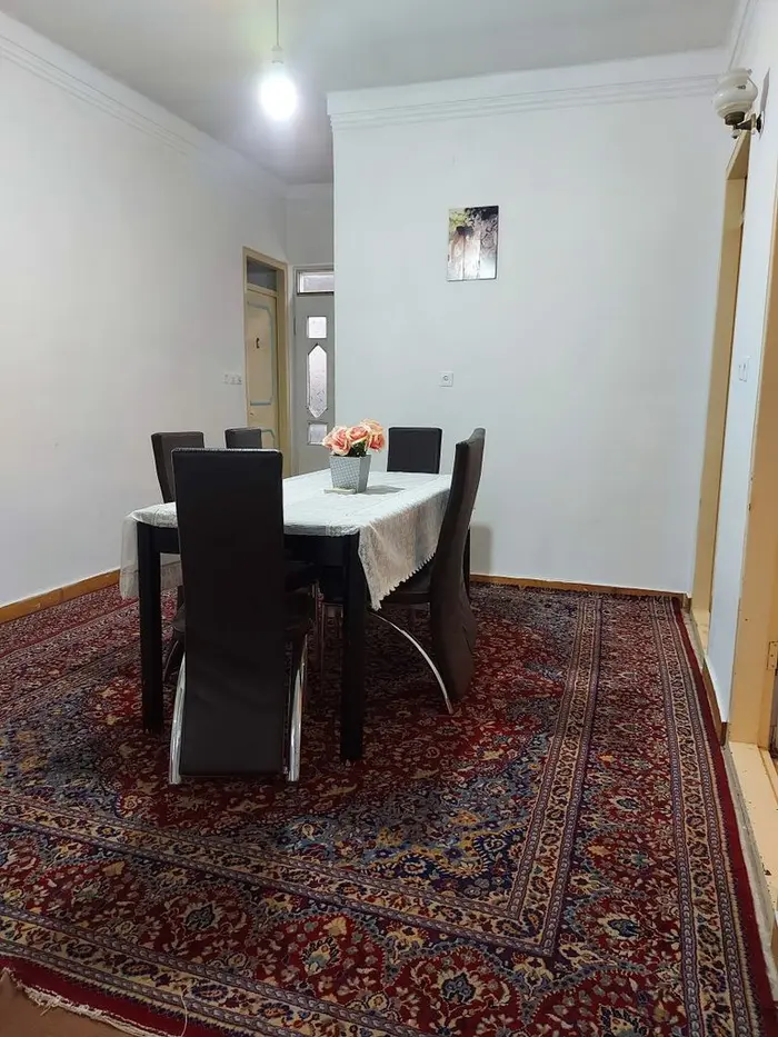 ویلا سه خوابه ساحلی شاهان - هال با میزغذاخوری ۶ 