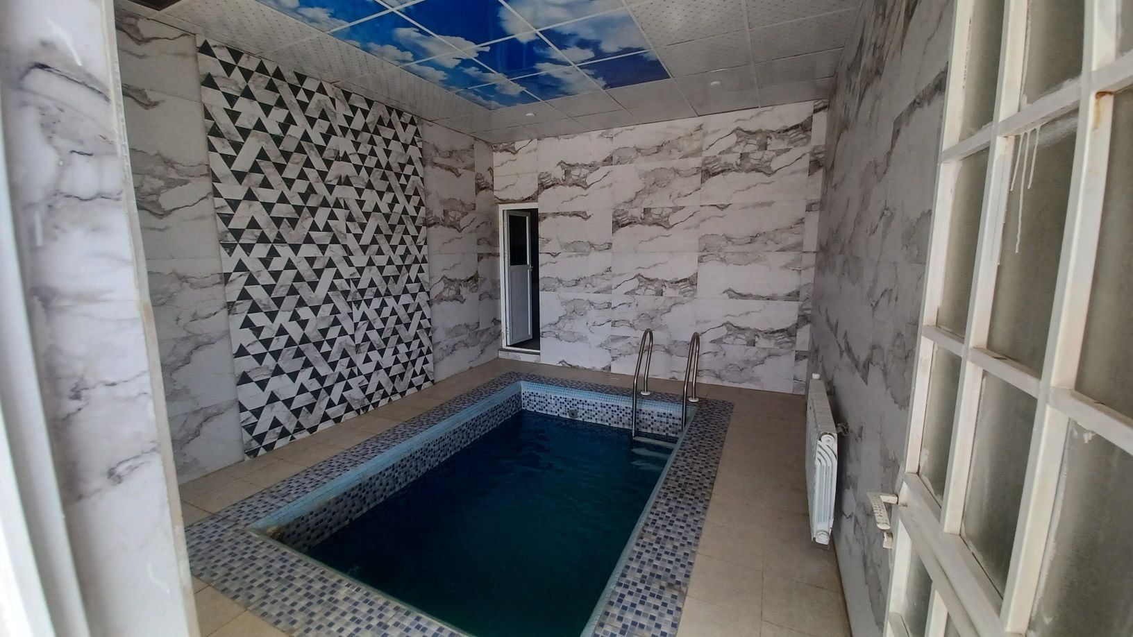 یک خوابه استخردار آبگرم نفیس 5