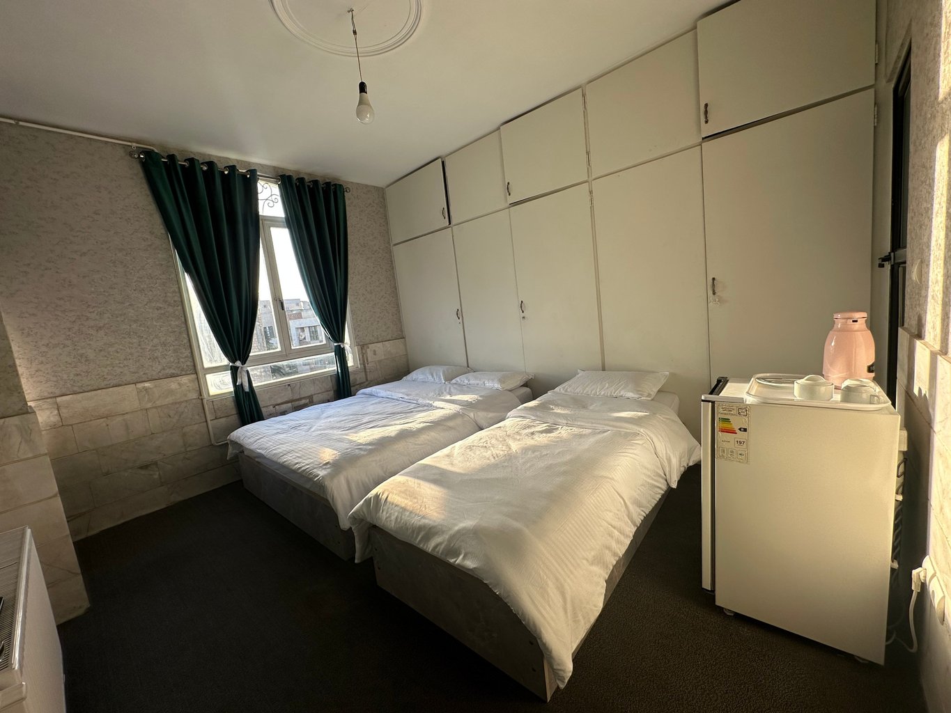 مسافرخانه عرفان - واحد سه تخته 1