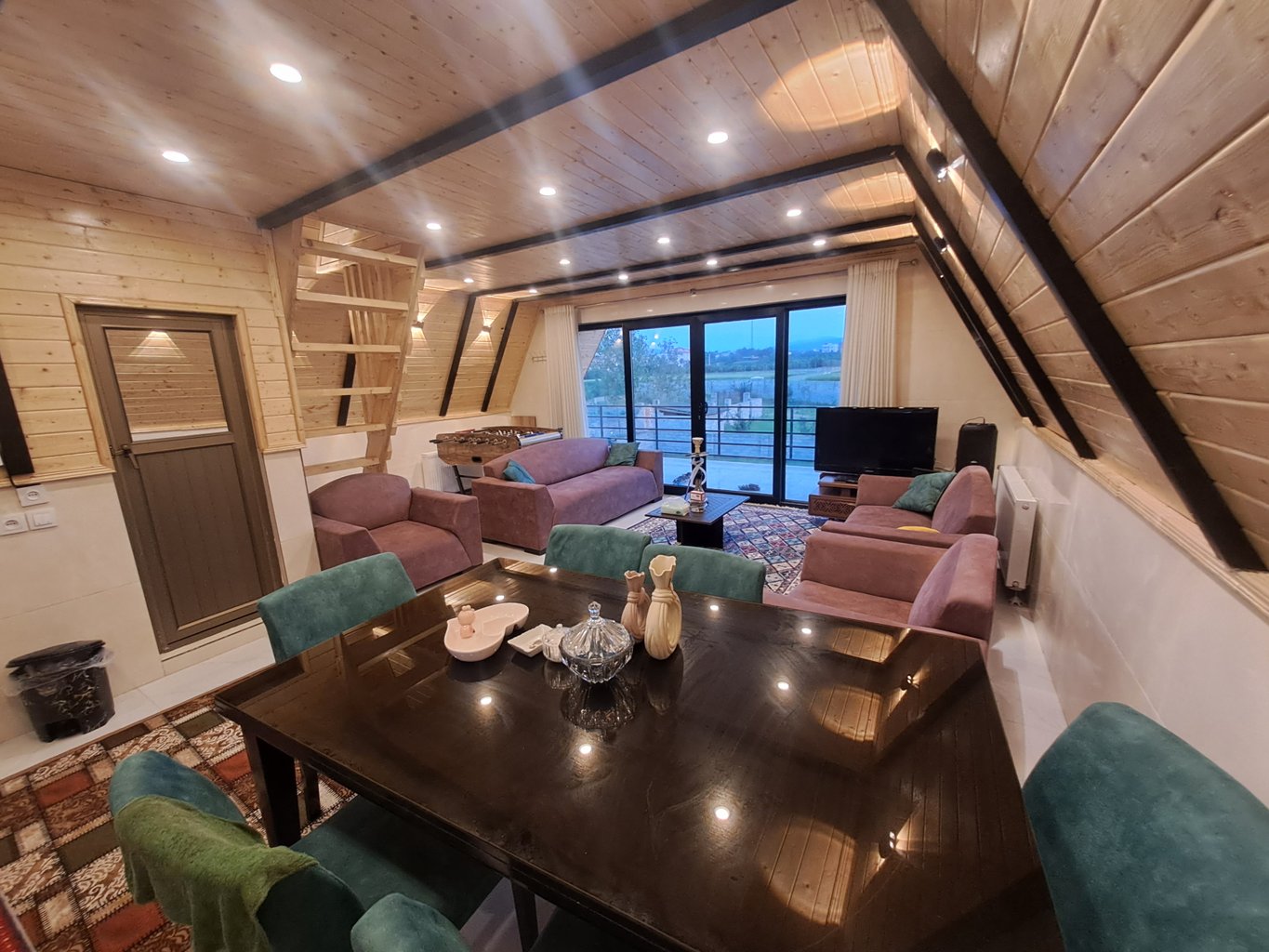 کلبه دوخوابه سوئیسی صفا