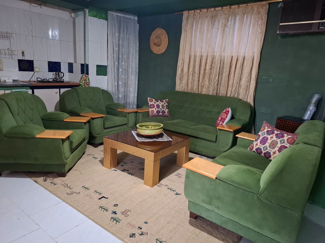 سوئیت یک خوابه باغ مَلِک