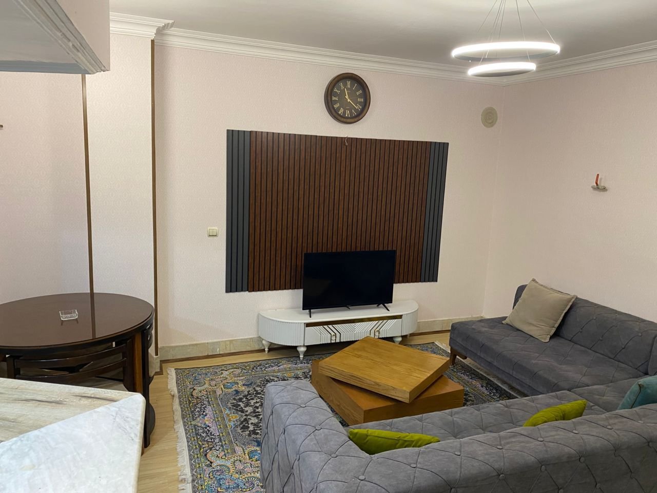 آپارتمان دوخوابه گلشنی آزادی واحد 8