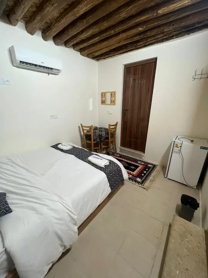 بوم گردی خانه همای - واحد خشت