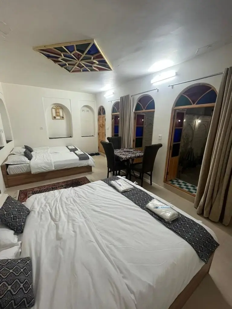 بوم گردی خانه همای - واحد پنج دری