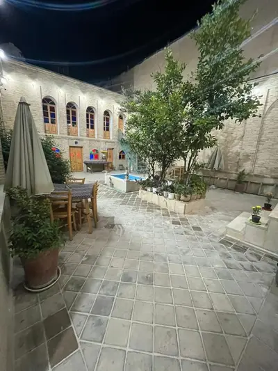 بومگردی خانه همای - واحد خشت