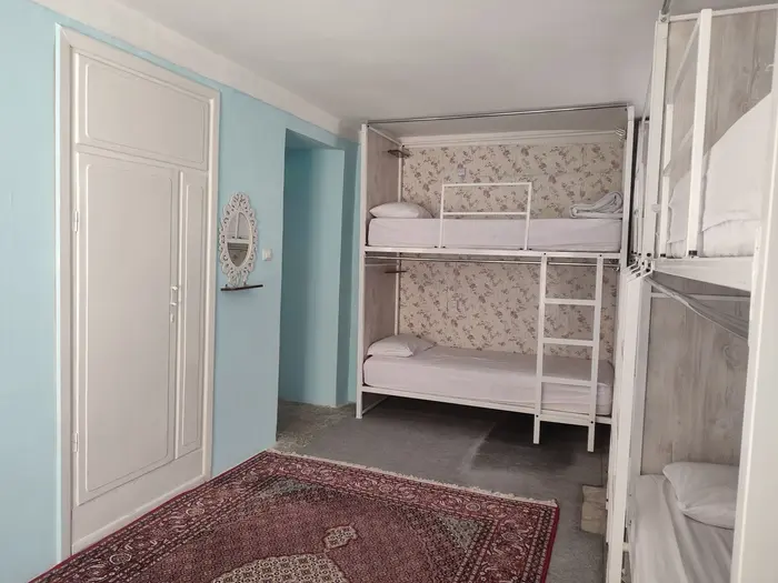 هاستل بلوط 2 - واحد 6 تخته آقایان