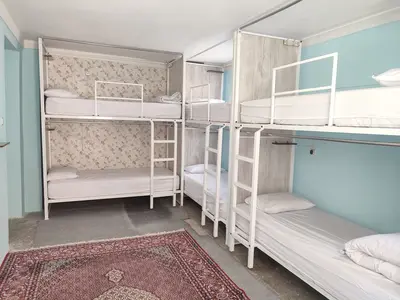 هاستل بلوط 2 - واحد 6 تخته آقایان