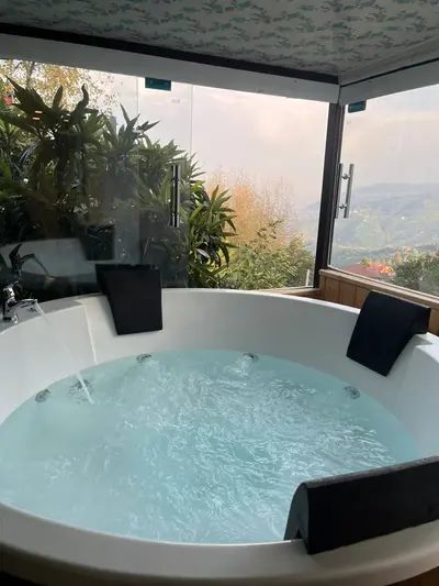 کلبه دوخوابه جنگلی جکوزی دار بارگاه