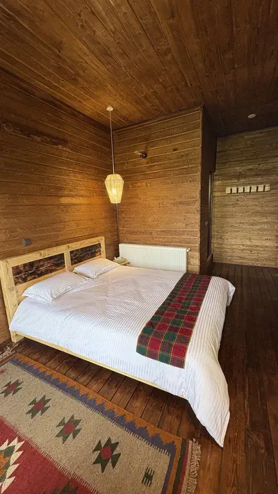 بومگردی دلژین - واحد آسمان