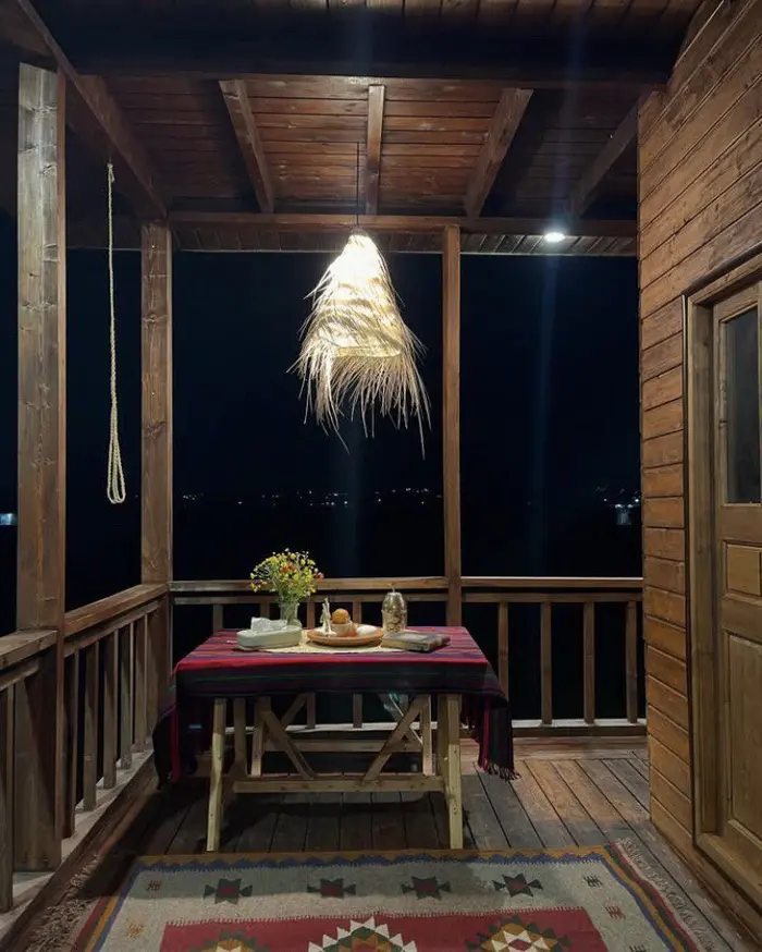 بوم گردی دلژین - واحد آسمان