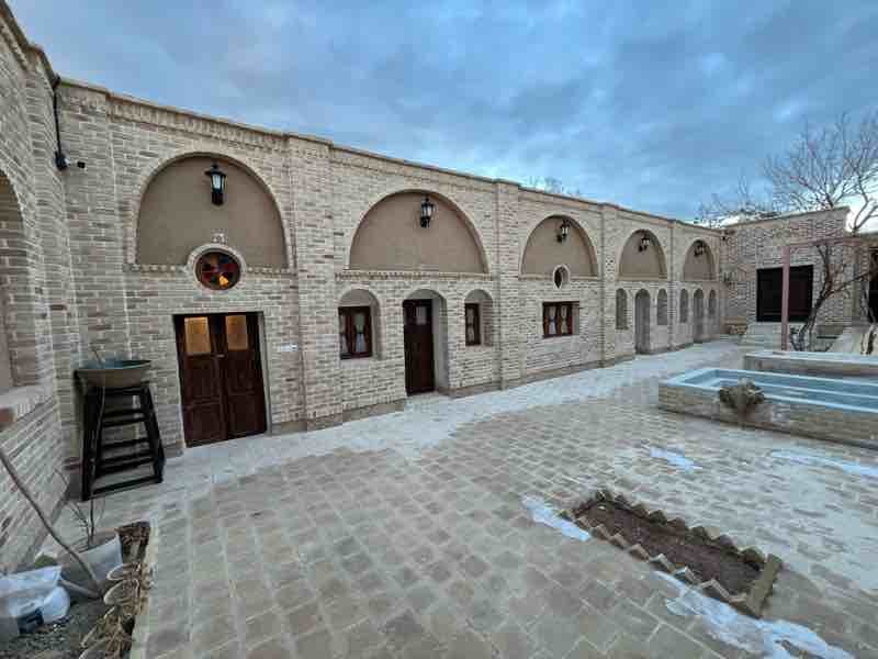 بابابزرگ - واحد ایوان