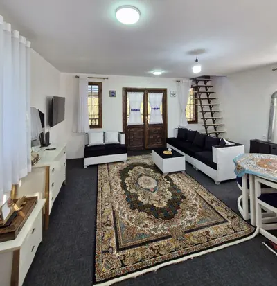 کلبه یک خوابه چوبی بامبو