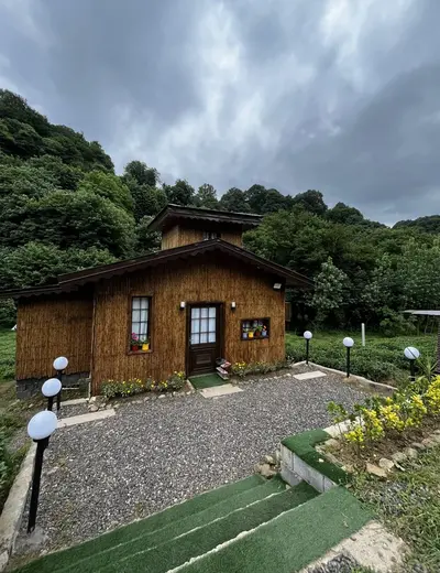 کلبه یک خوابه چوبی بامبو