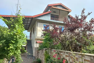 ویلا دوخوابه بام سبز شرقی