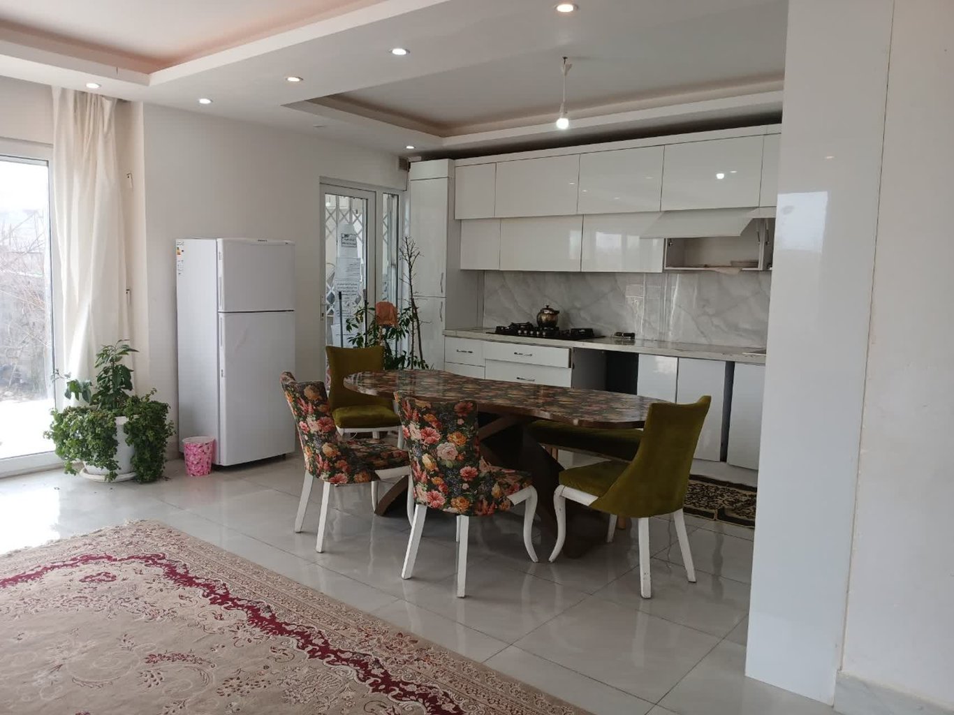 ویلا دوخوابه دوبلکس سپید 1