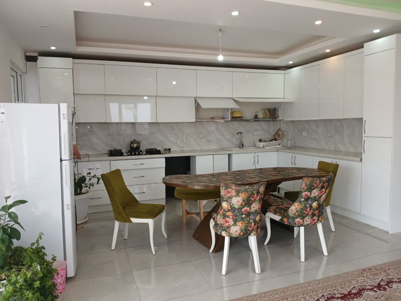 ویلا دوخوابه دوبلکس سپید 1