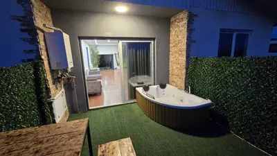 ویلا سه خوابه ساحلی جکوزی دار دیاکو