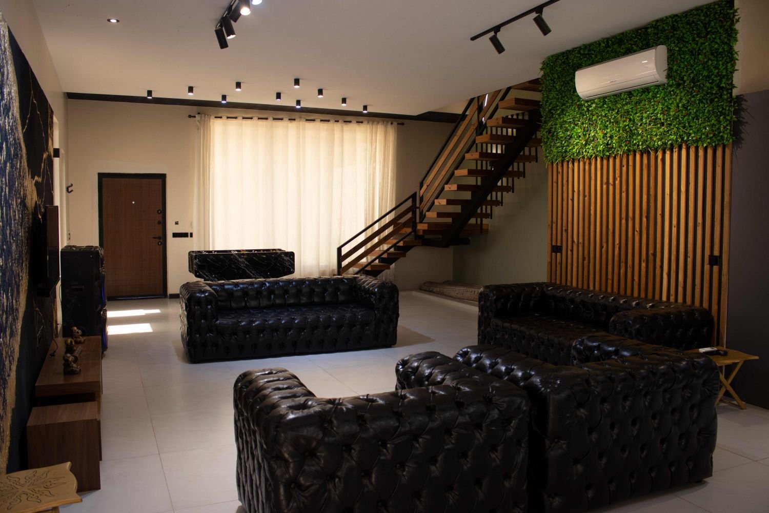 دوخوابه دوبلکس استخردار آبگرم کاریزما