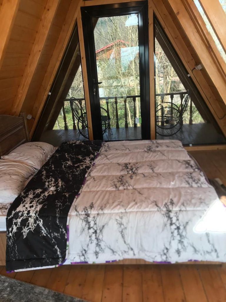 کلبه یک خوابه سوئیسی باغ پدر