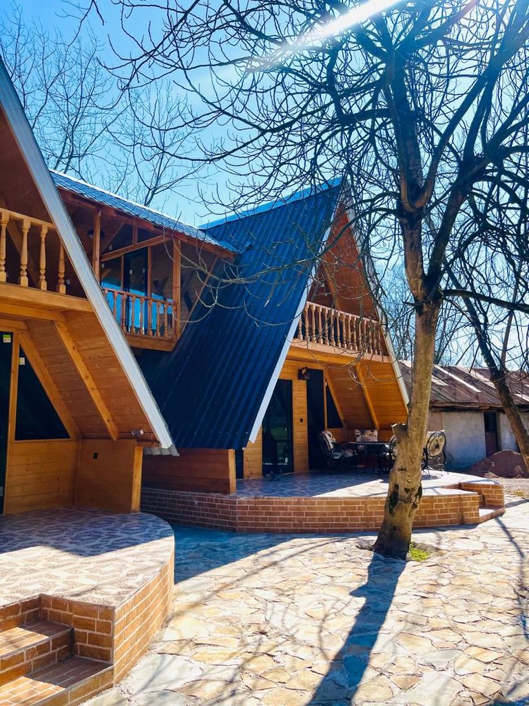 کلبه یک خوابه سوئیسی باغ پدر