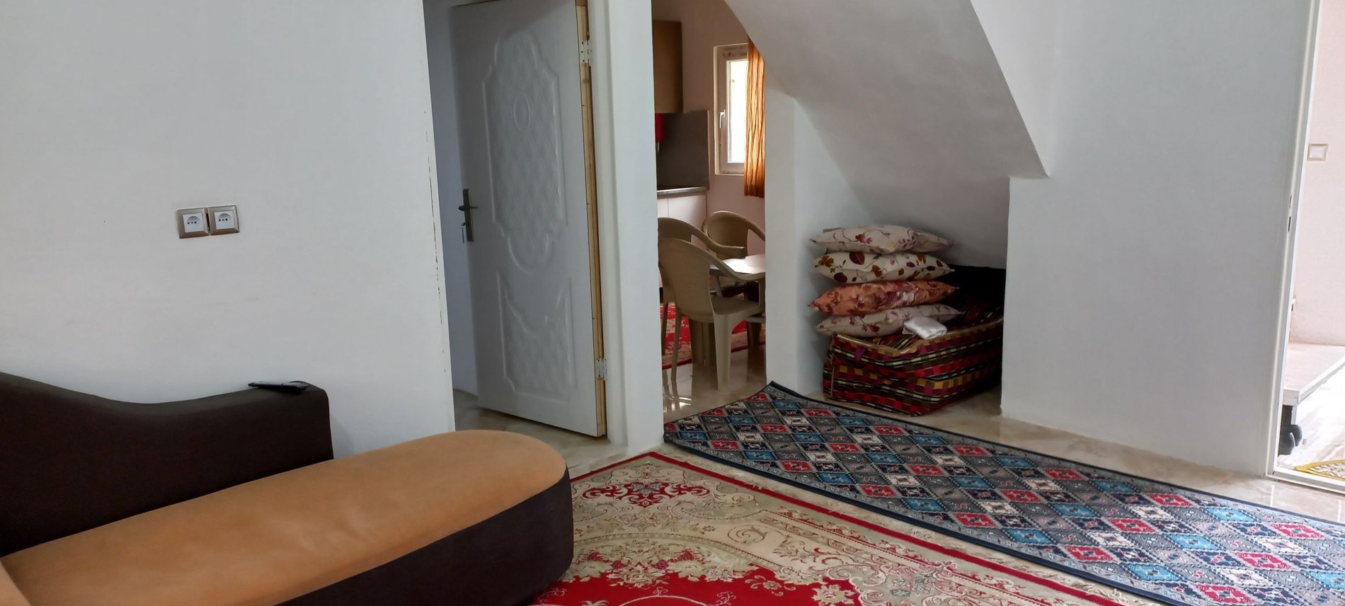 یک خوابه روستایی حسینی 1