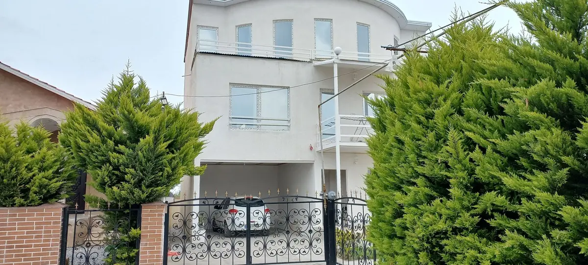 آپارتمان یک خوابه روستایی حسینی 2 - خانه اپارتمانی طبقه ی سوم