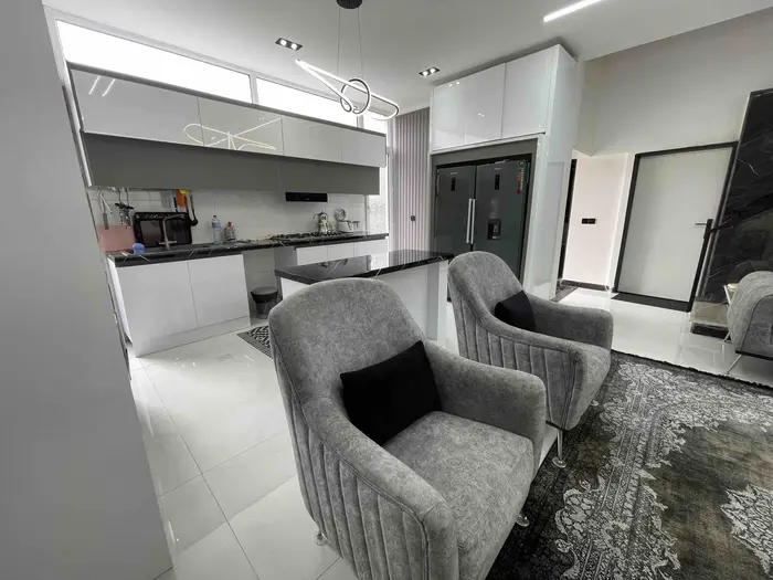 ویلا دوخوابه دوبلکس استخردار آبگرم فرح آباد - اشپزخانه