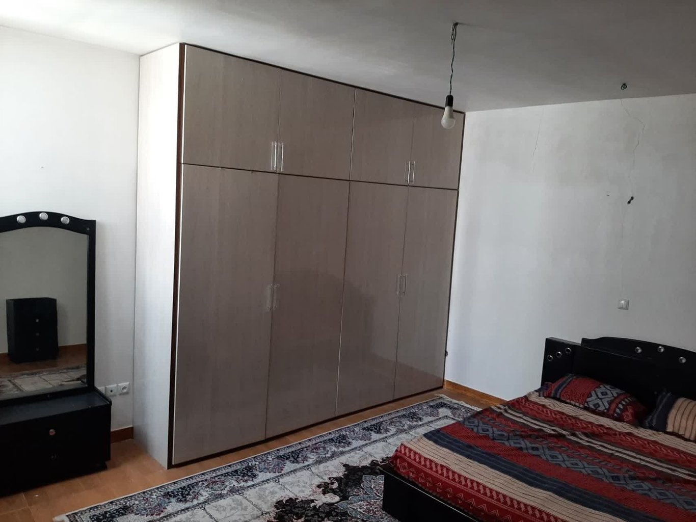 آپارتمان دوخوابه طاق بستان واحد 1