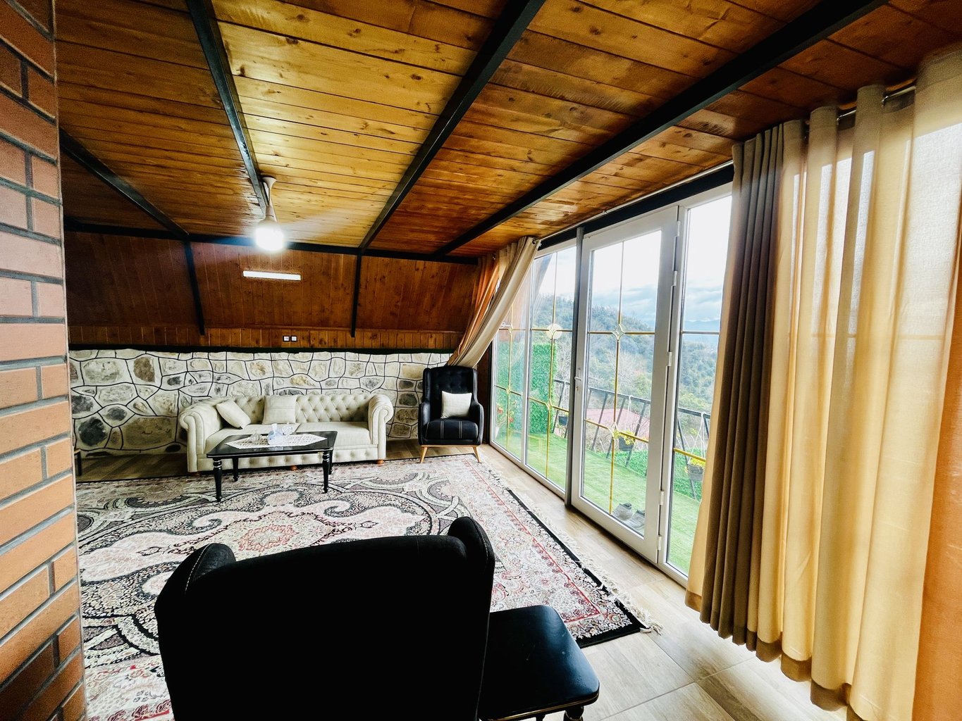 کلبه یک خوابه دوبلکس یونا