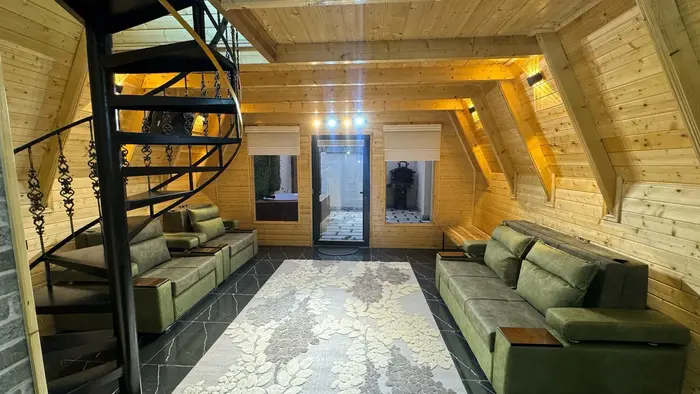 کلبه دوخوابه جکوزی دار سوئیس لند 1