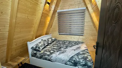 کلبه دوخوابه جکوزی دار سوئیس لند 1