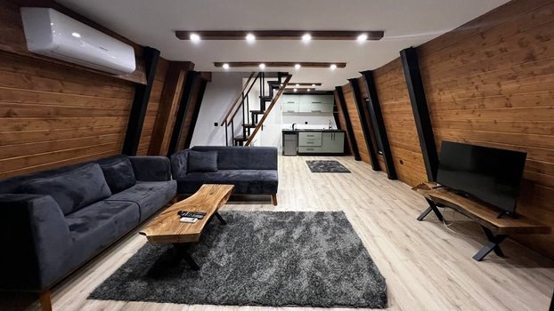 کلبه دوخوابه جنگلی دوبلکس شوپه 1 - سالن و اشپزخانه