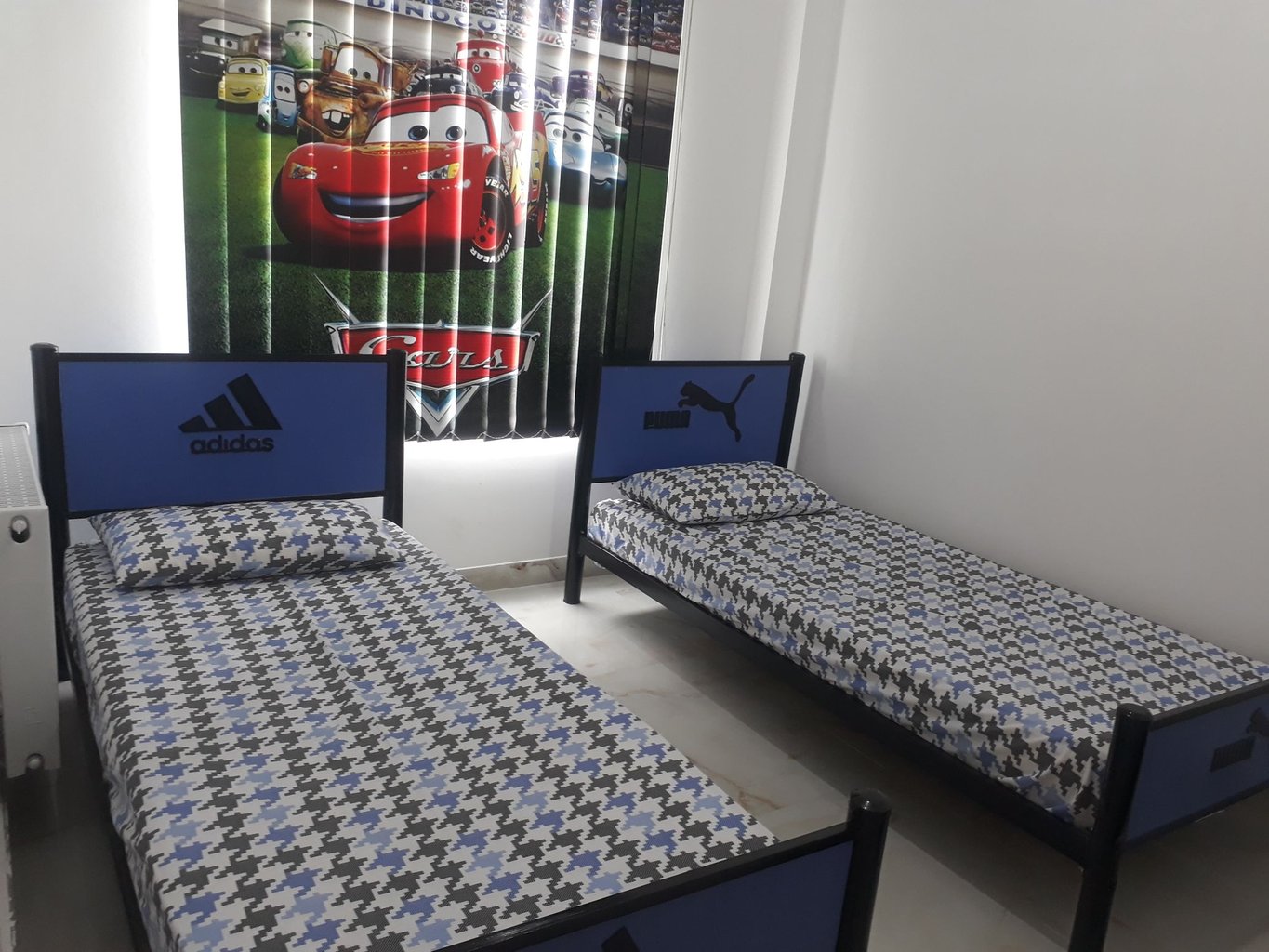 ویلا دوخوابه ساحلی غریبی - اتاق تخت یک نفره 