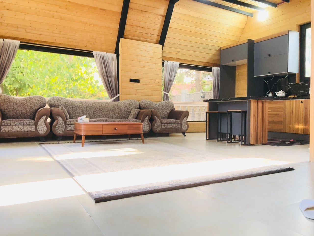 دوخوابه سوئیسی جکوزی دار تالاب