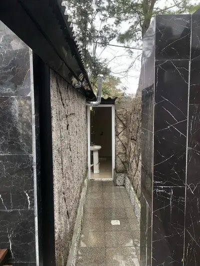 کلبه دوخوابه سوئیسی جکوزی دار تالاب