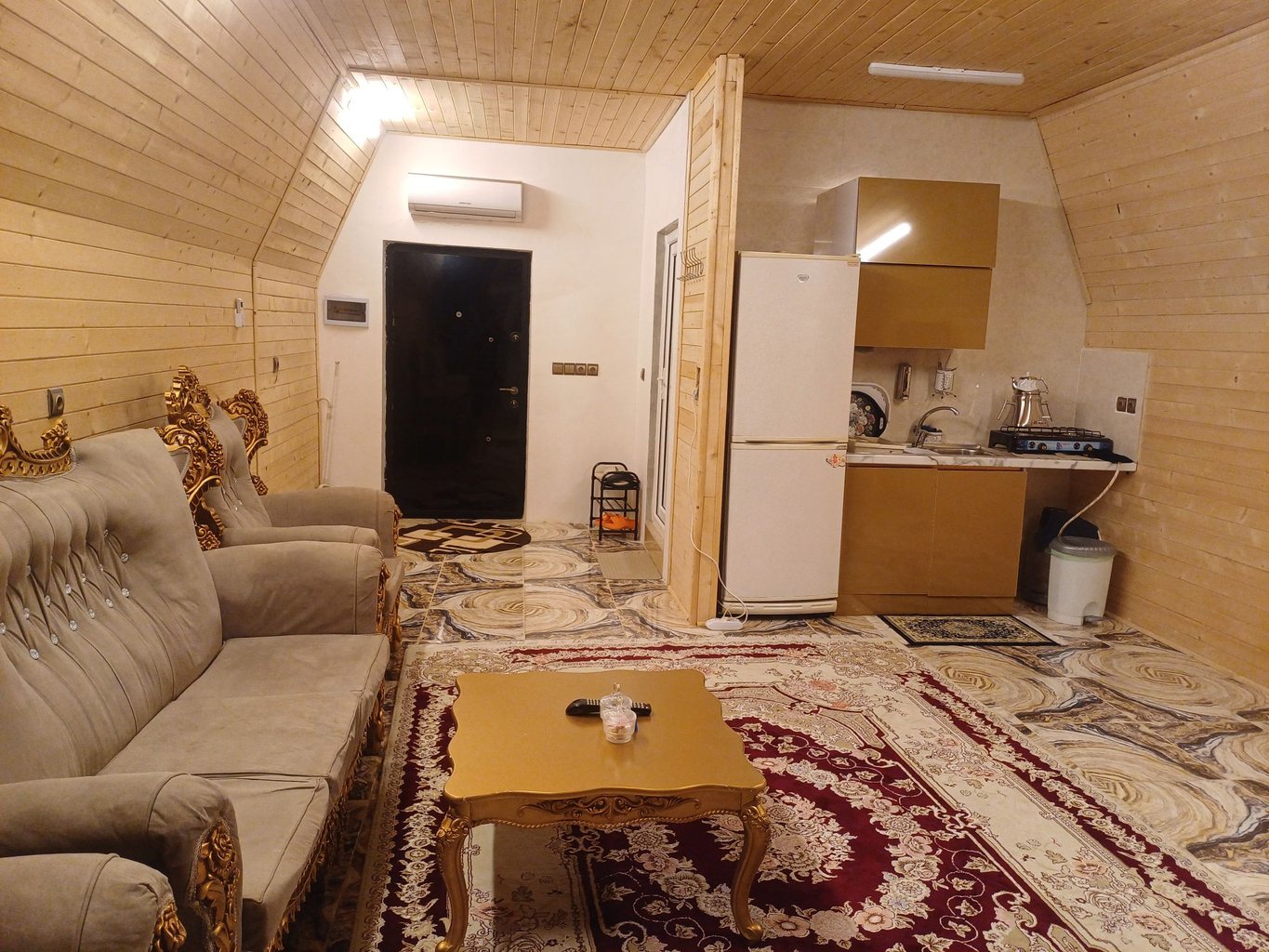 یک خوابه چوبی ماهلین