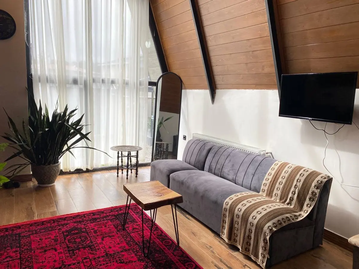 کلبه یک خوابه جکوزی دار جنگلی تالی