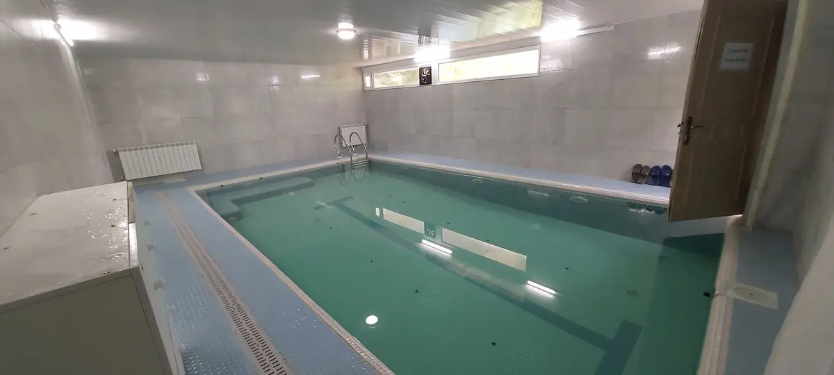 ویلا یک خوابه استخردار آبگرم بلوط