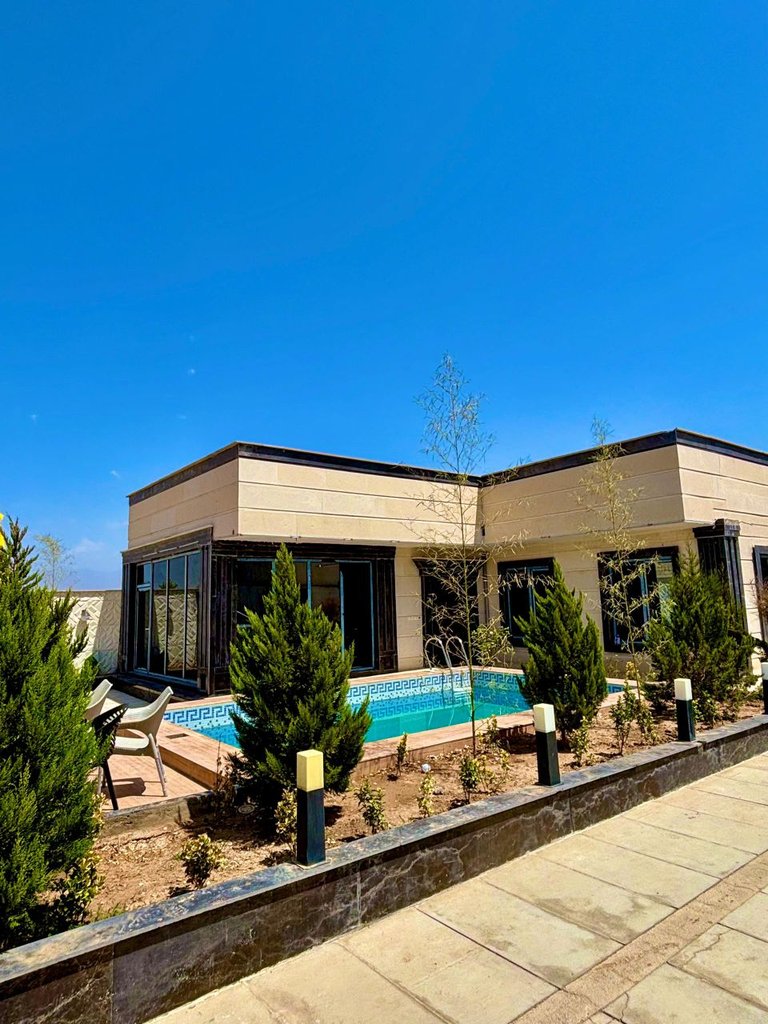 دوخوابه استخر آبگرم نیهاد