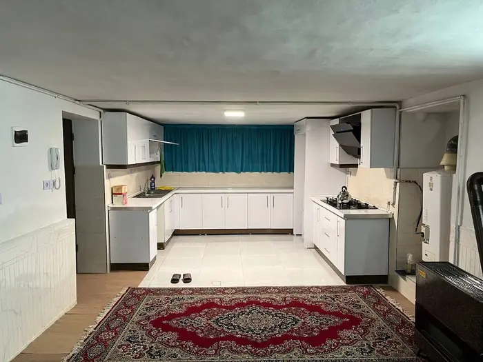 آپارتمان دوخوابه زائرالرضا - نمای دور آشپزخانه