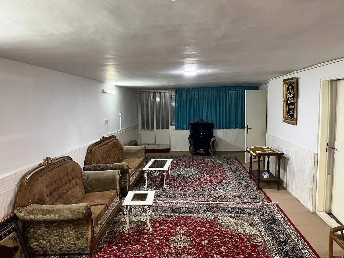 آپارتمان دوخوابه زائرالرضا - نمای نزدیک هال