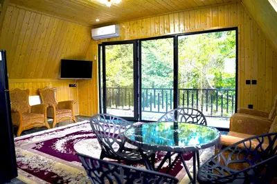 کلبه دوخوابه سوئیسی ایهان