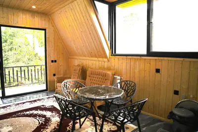 کلبه دوخوابه سوئیسی ایهان