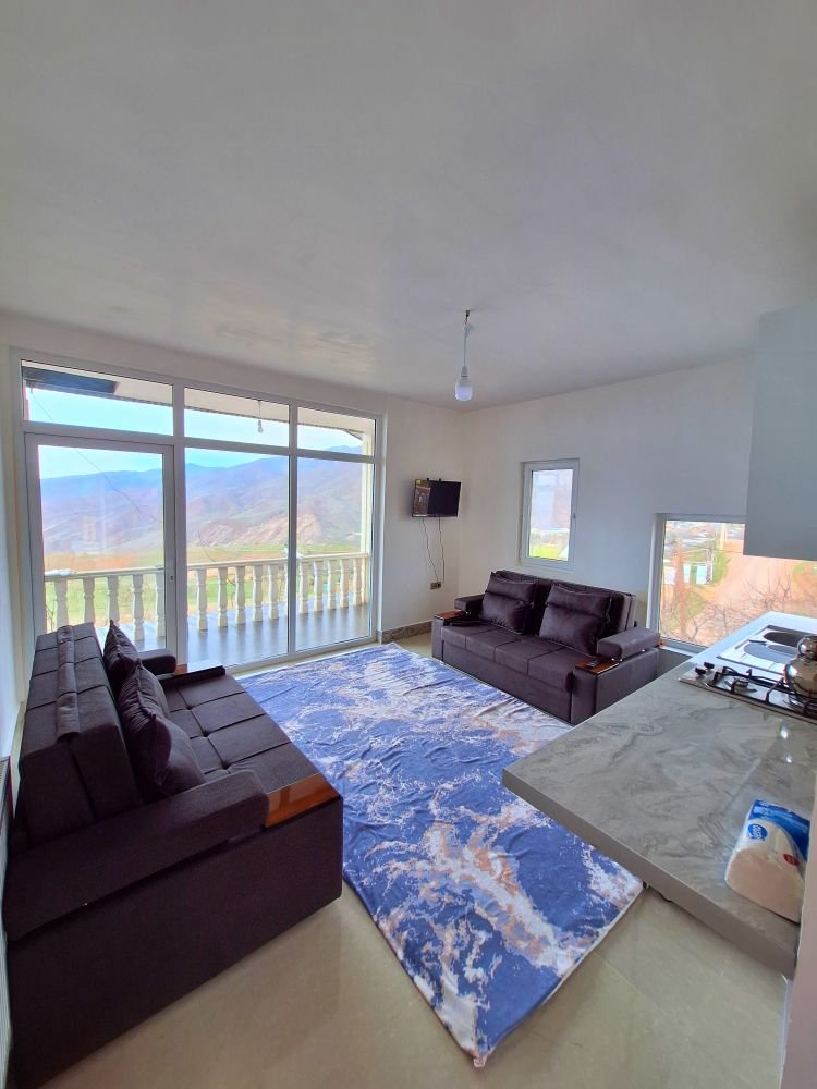 یک خوابه باغ آلبالو