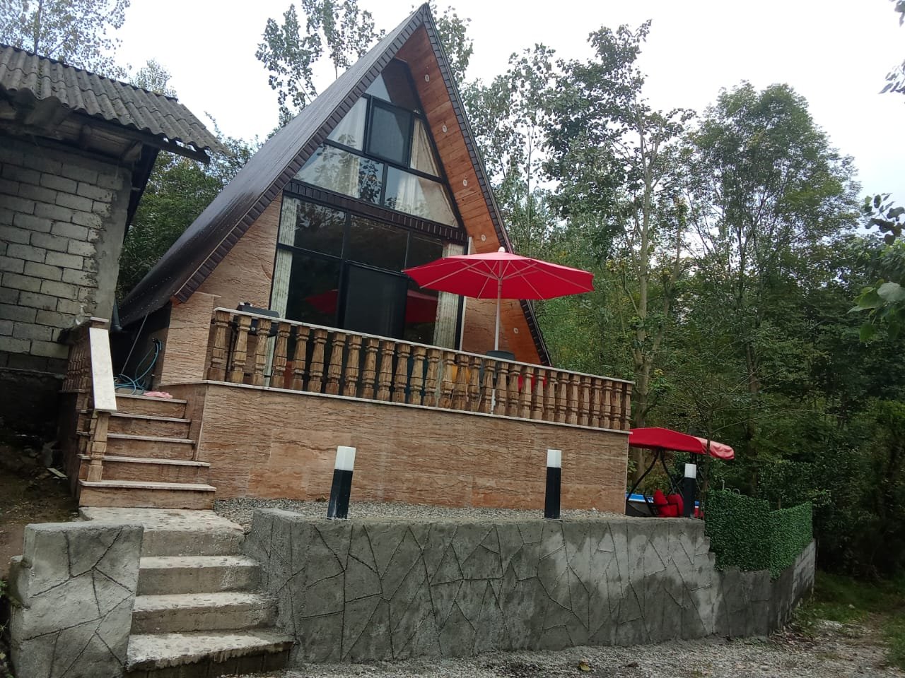 کلبه یک خوابه دوبلکس استخردار آبگرم سوئیسی بیبی هلیا