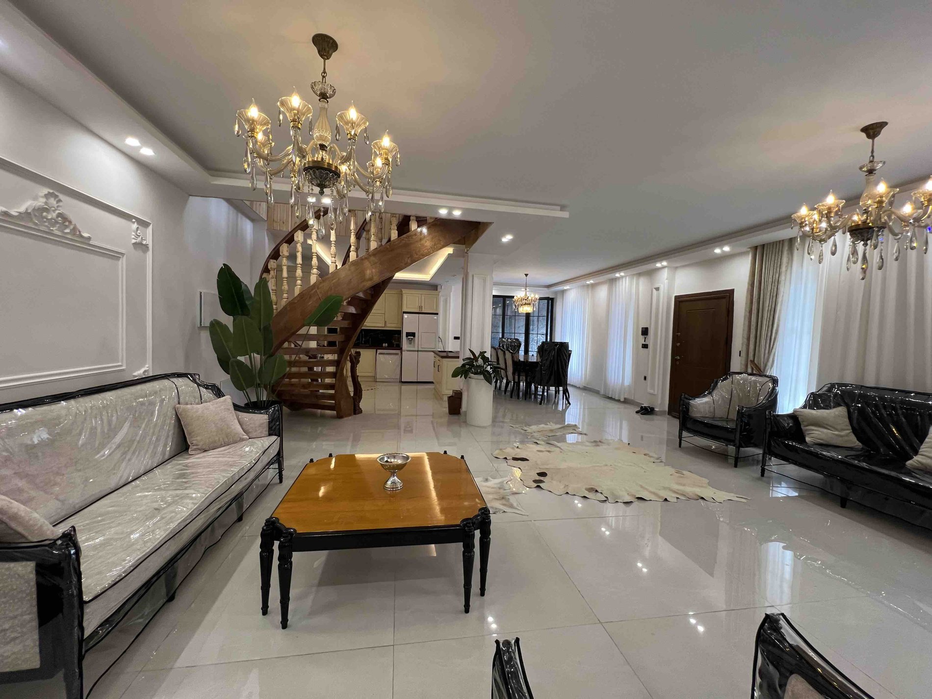 ویلا سه خوابه استخردار آبگرم تریپلکس مادر