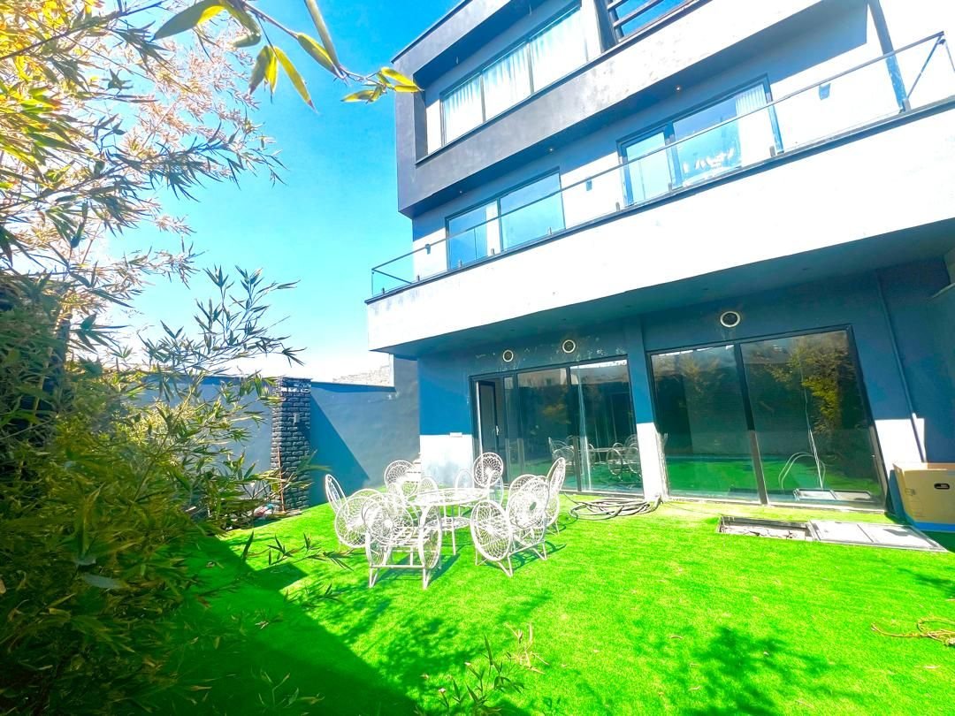 ویلا دوخوابه استخردار آبگرم ملکه