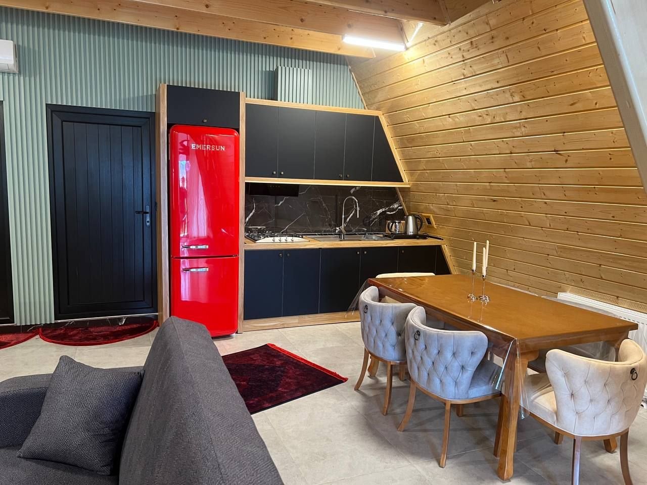 کلبه دوخوابه سوئیسی تُندَباغ