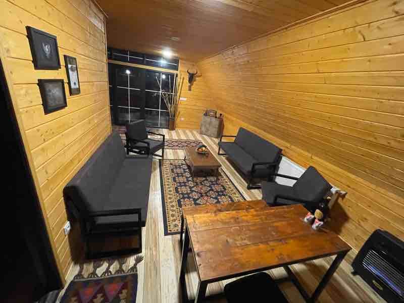 کلبه دوخوابه سوئیسی جکوزی دار شاهان - انتخاب عنوان تصویر